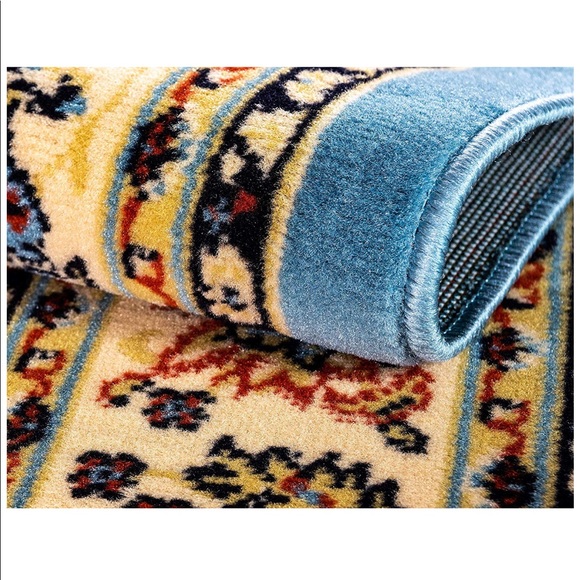 Traditional Area Rug Light Blue Floral 4’ x 6’ - Picture 6 of 8